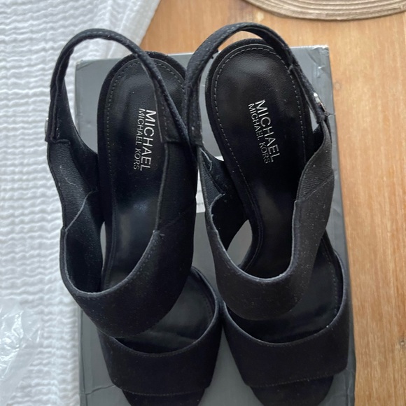 Michael Kors shoes size 8 - Picture 3 of 9
